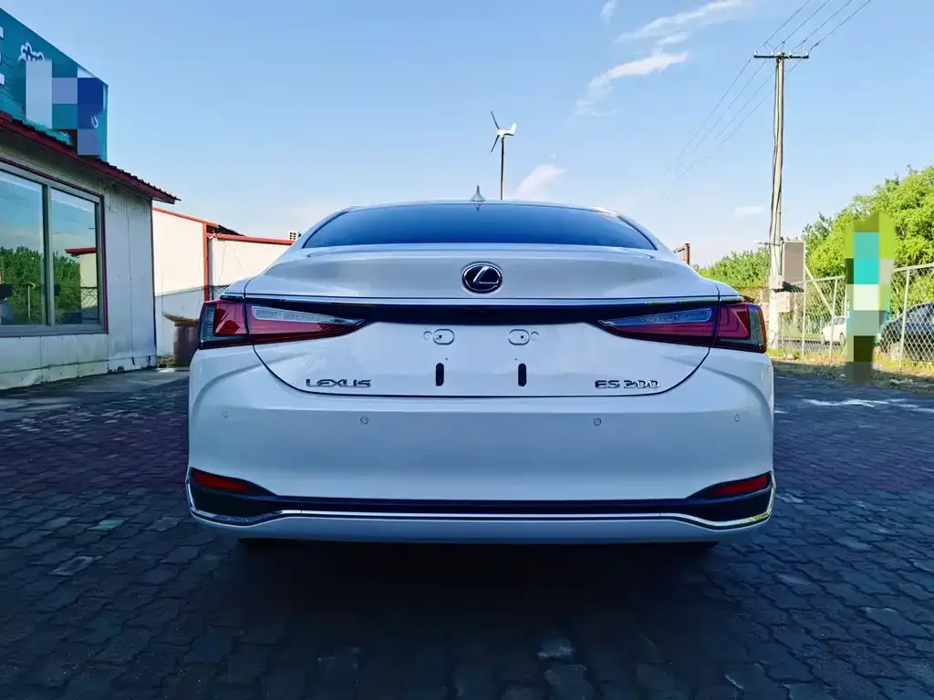 Lexus ES — фото 8