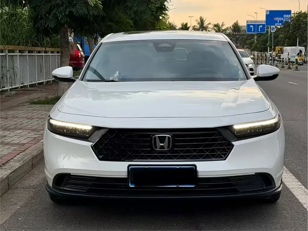 Honda Accord — фото 7