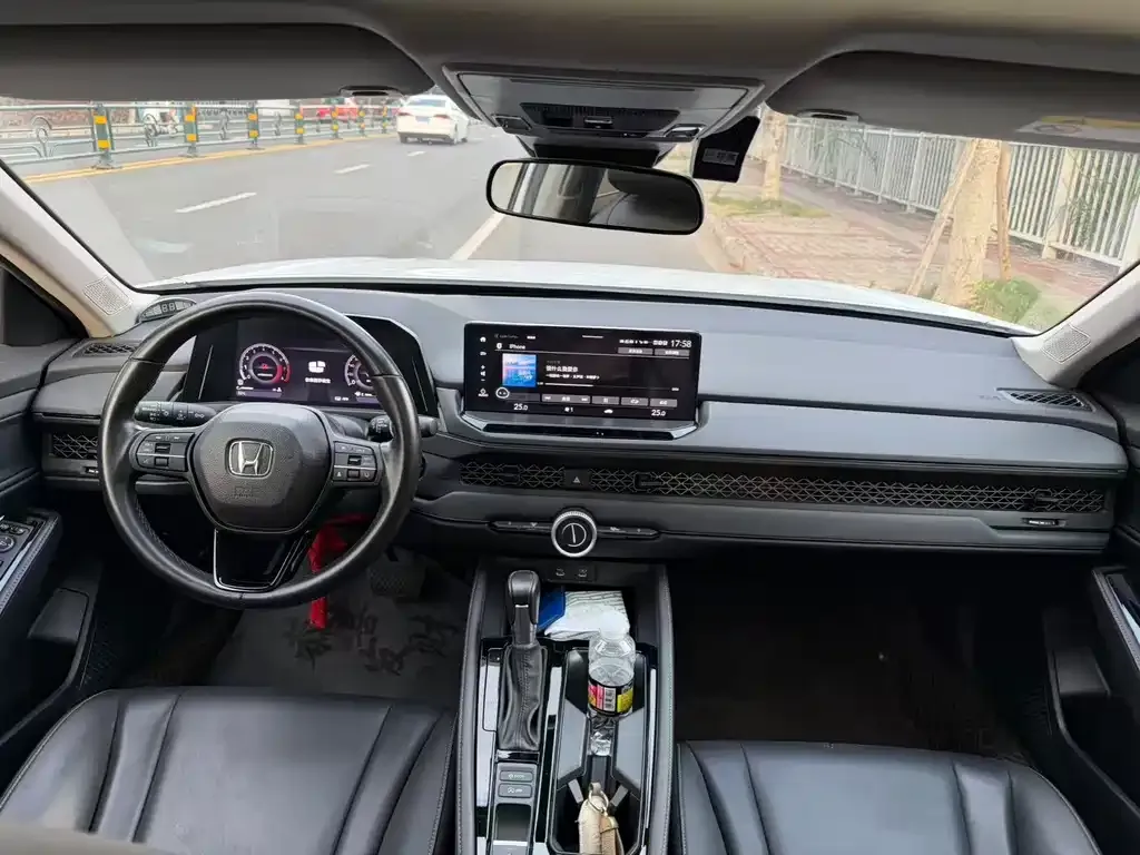 Honda Accord — фото 6