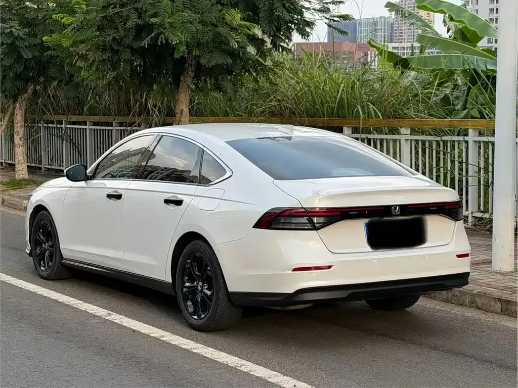 Honda Accord — фото 9