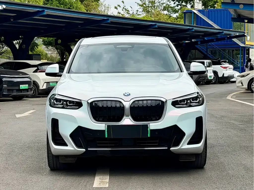 BMW iX3 — фото 6