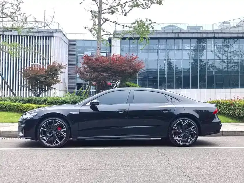 Audi A7L — фото 9
