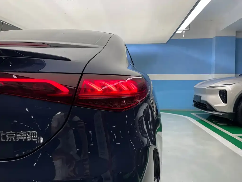 Mercedes-Benz EQE 2023 из CN, фото 3