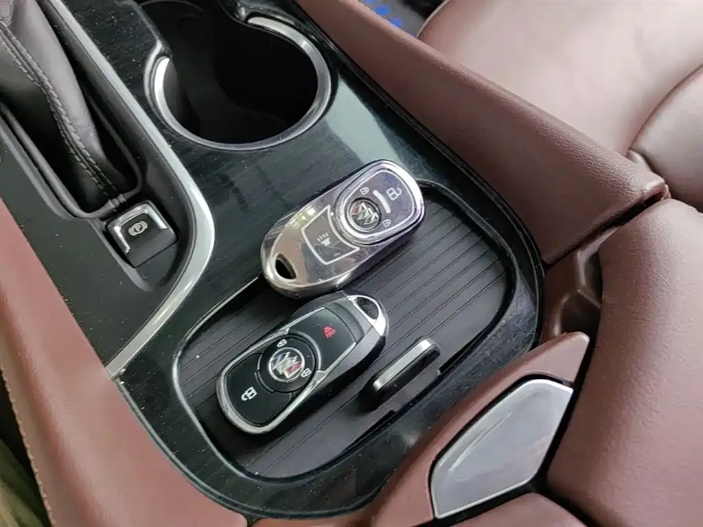 Buick Envision Plus 2021 из CN, фото 2