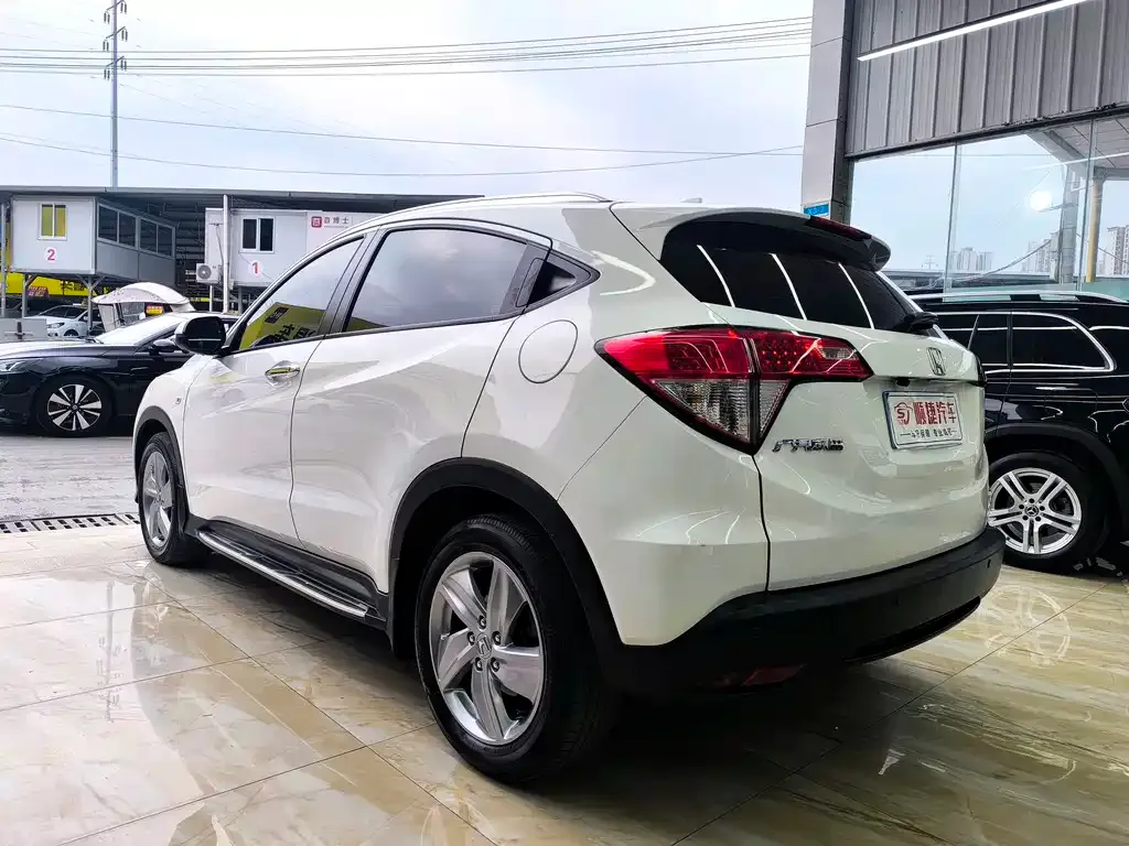 Honda Vezel — фото 7