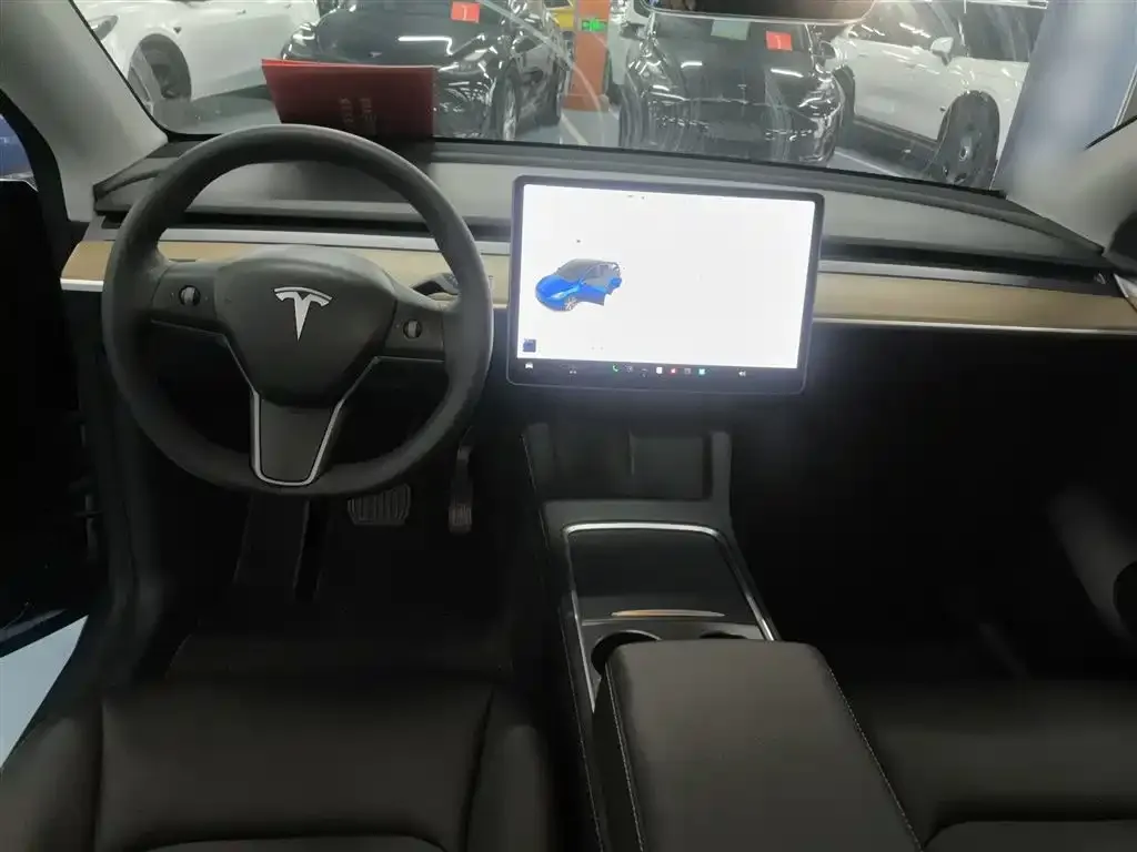 Tesla Model Y — фото 7