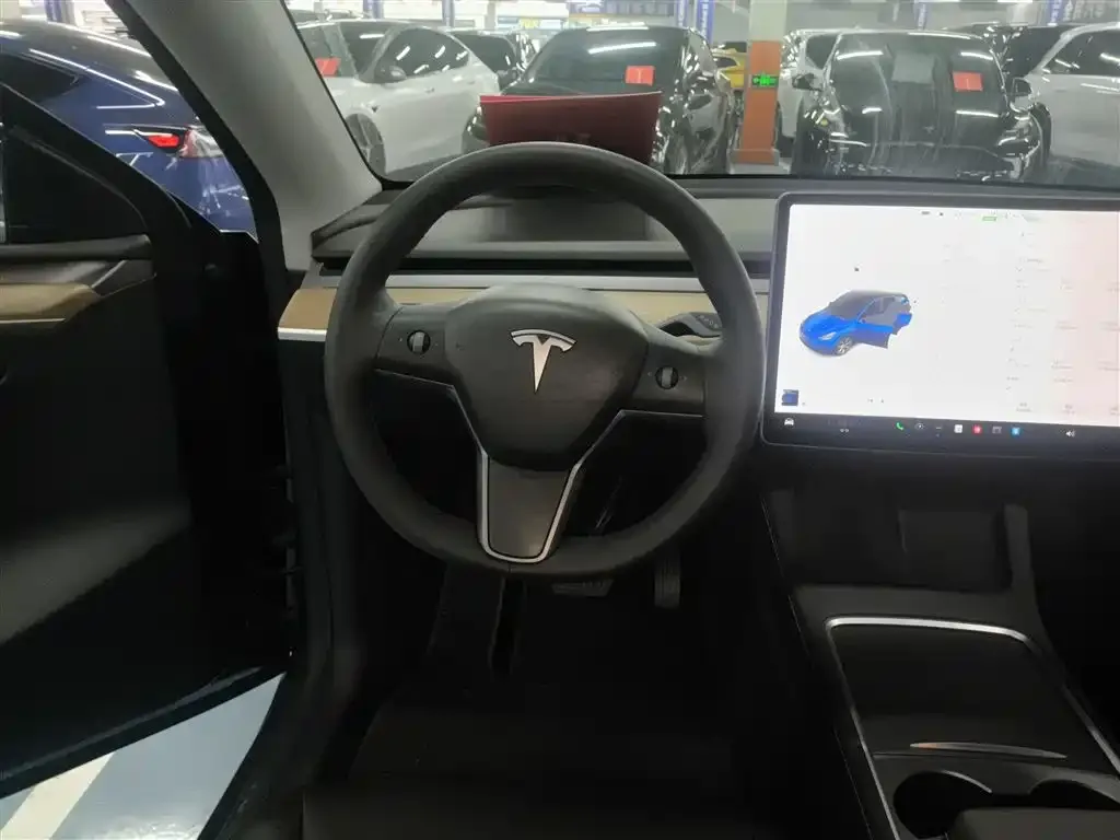Tesla Model Y — фото 4