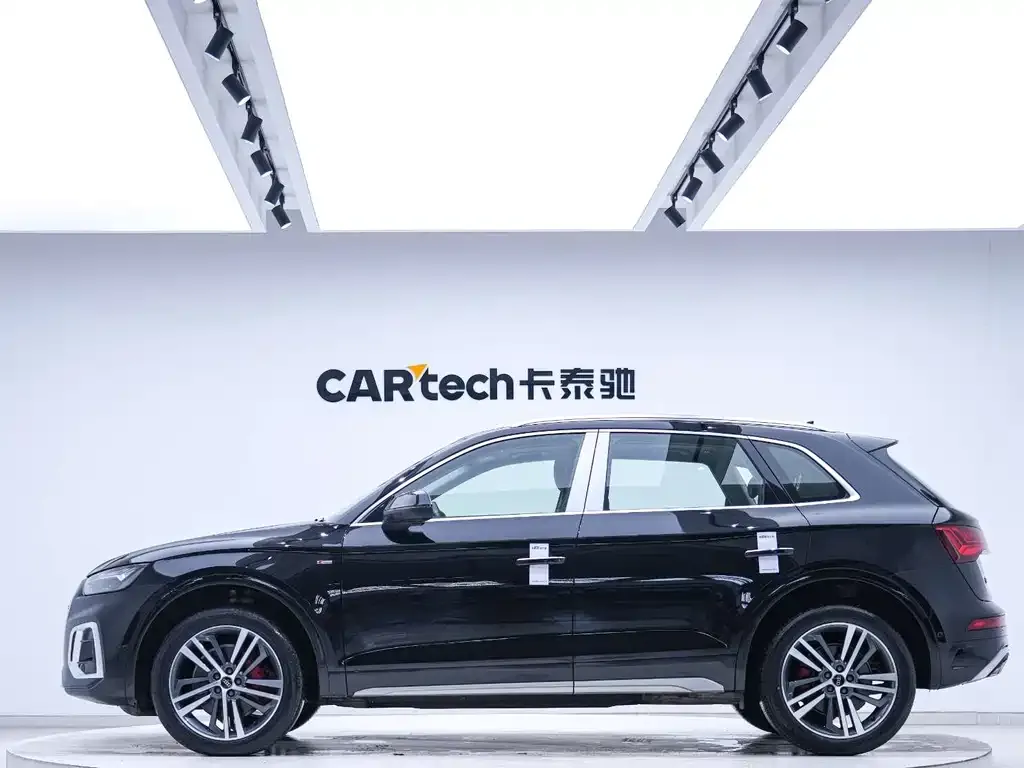 Audi Q5L — фото 2