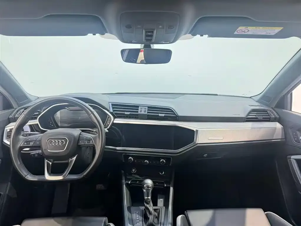 Audi Q3 — фото 10