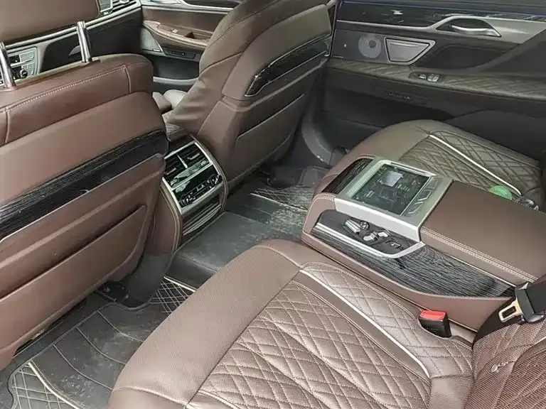 BMW 7 Series — фото 4