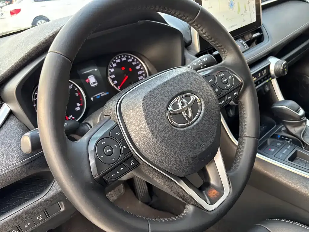 Toyota Wildlander — фото 10