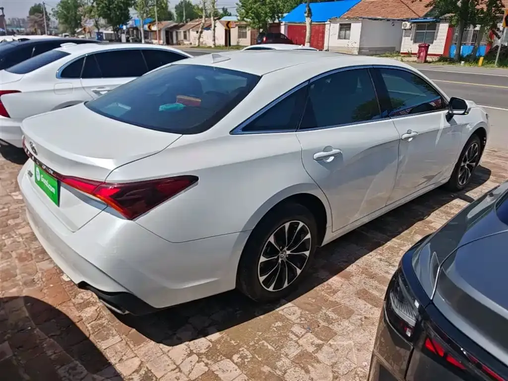 Toyota Avalon — фото 10