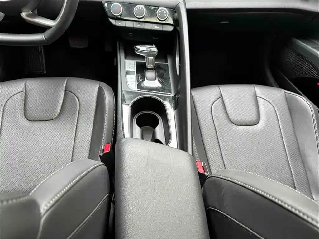 Hyundai Elantra 2024 из CN, фото 7