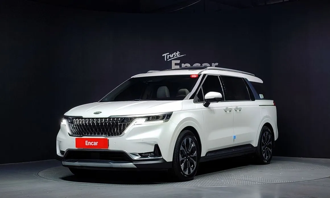 Kia Carnival — фото 1