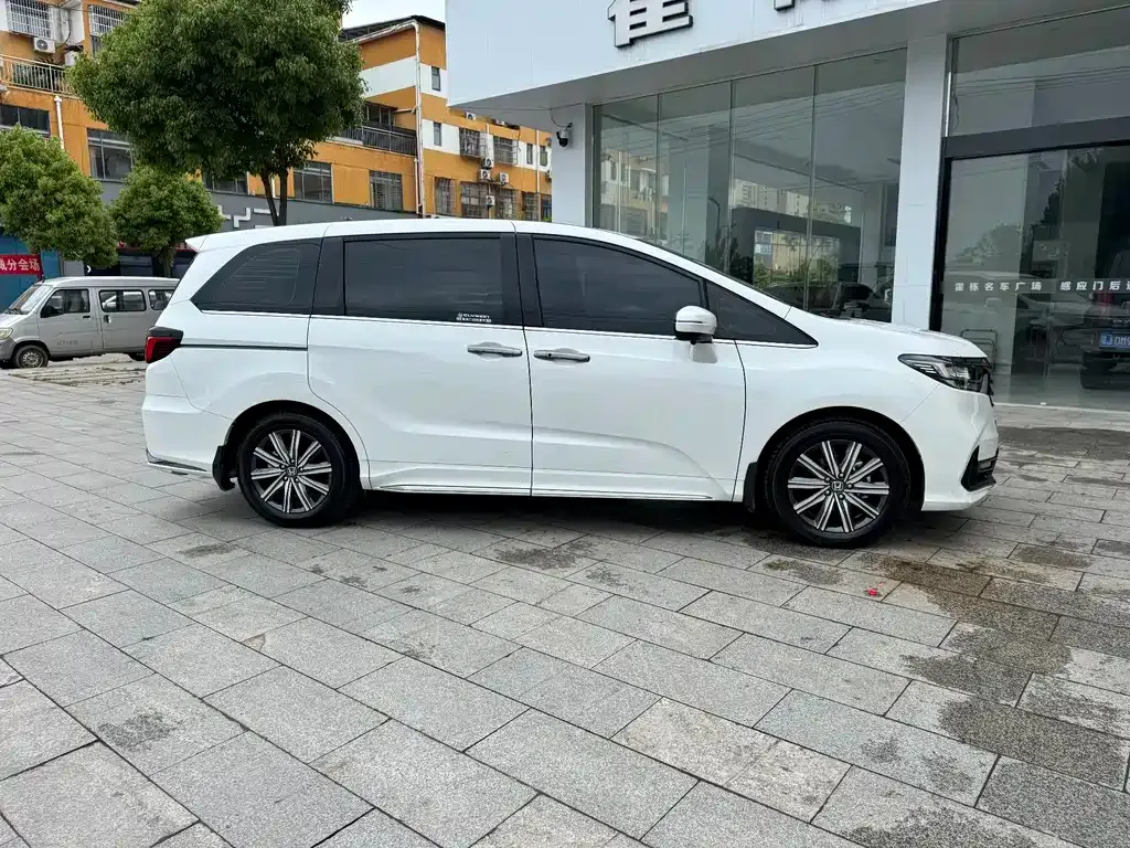 Honda Odyssey — фото 10