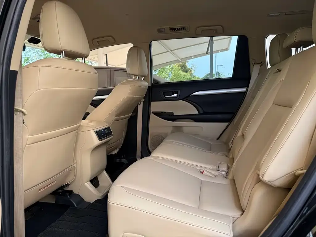 Toyota Highlander 2021 из CN, фото 8