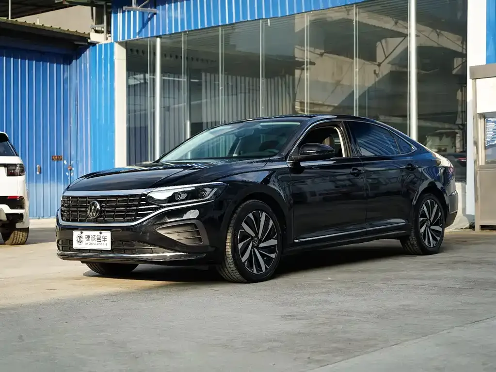 Volkswagen Passat — фото 1