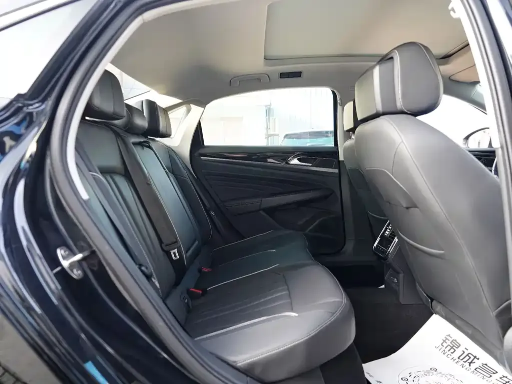Volkswagen Passat — фото 2
