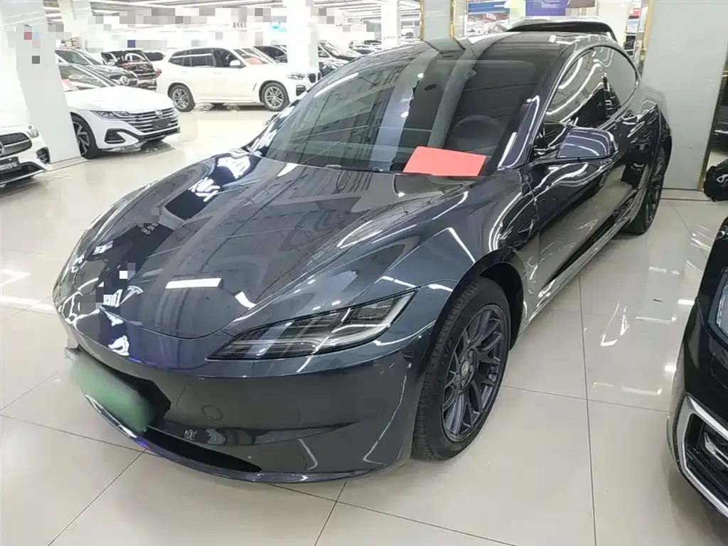 Tesla Model 3 — фото 1
