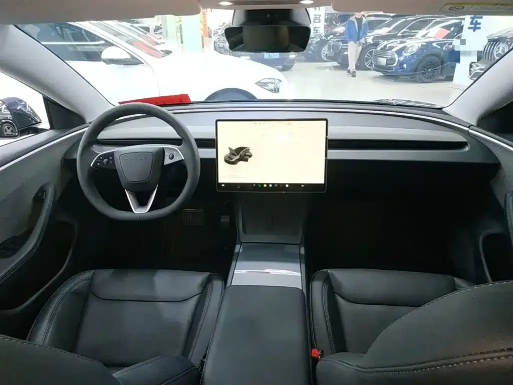Tesla Model 3 — фото 5