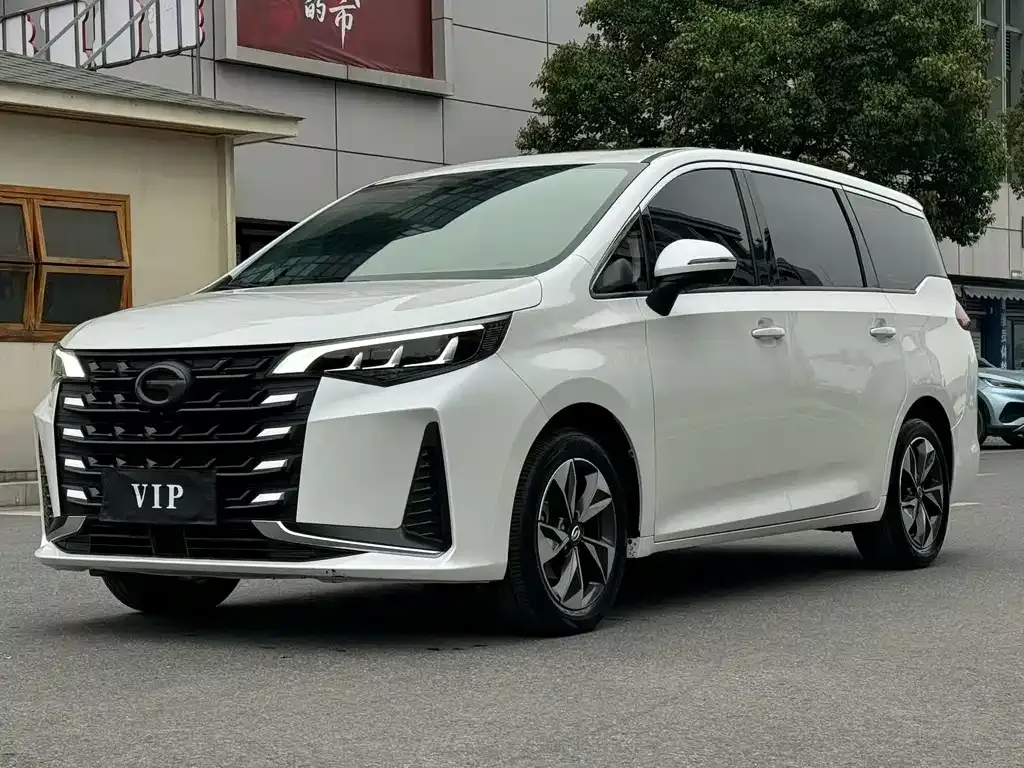GAC Motor Trumpchi M6 — фото 1