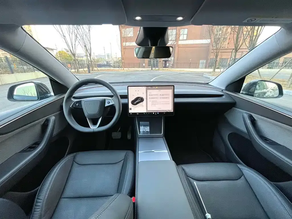 Tesla Model Y — фото 9