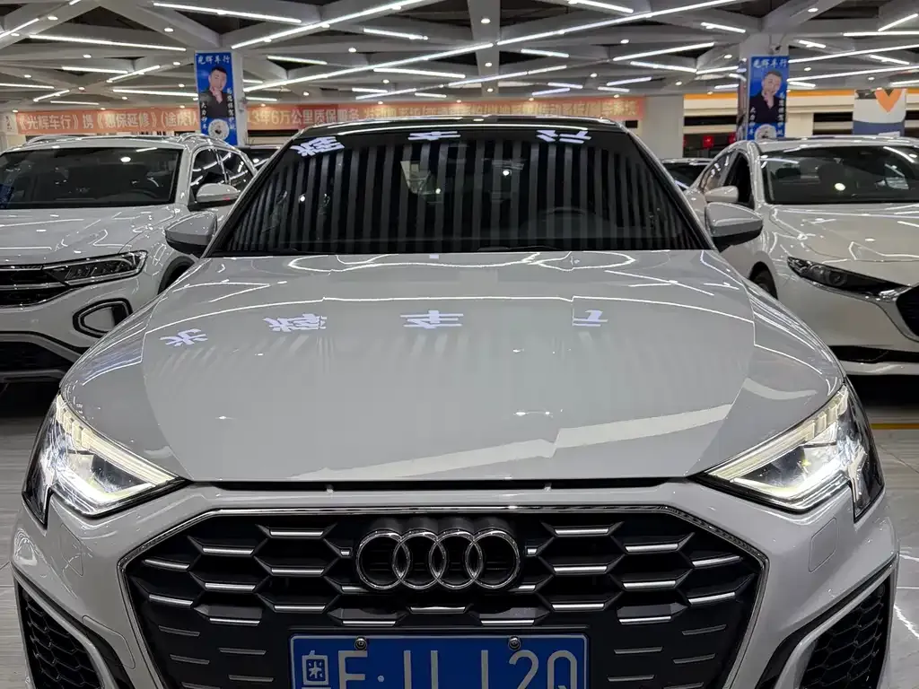 Audi A3 — фото 1
