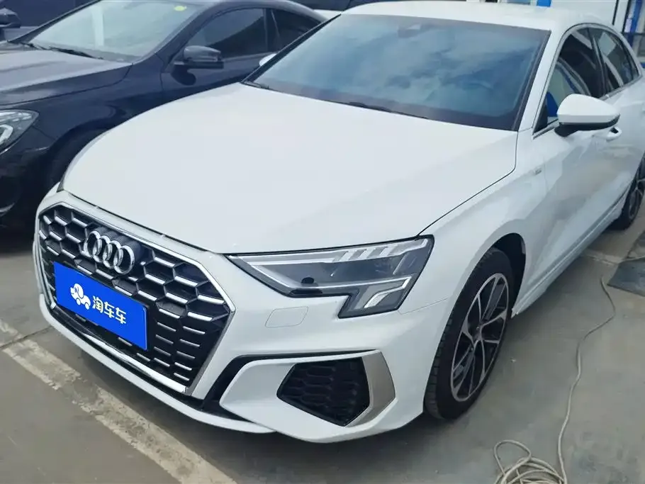 Audi A3 — фото 1