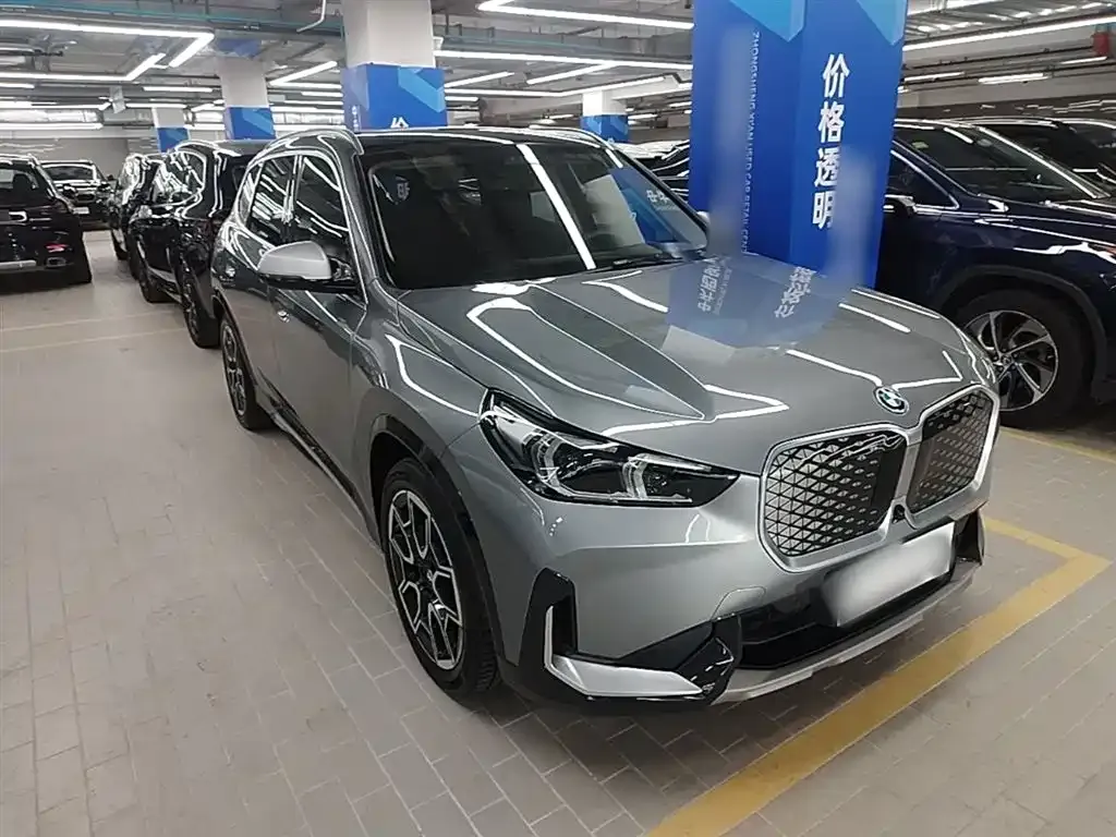 BMW iX1 2024 из CN, фото 8