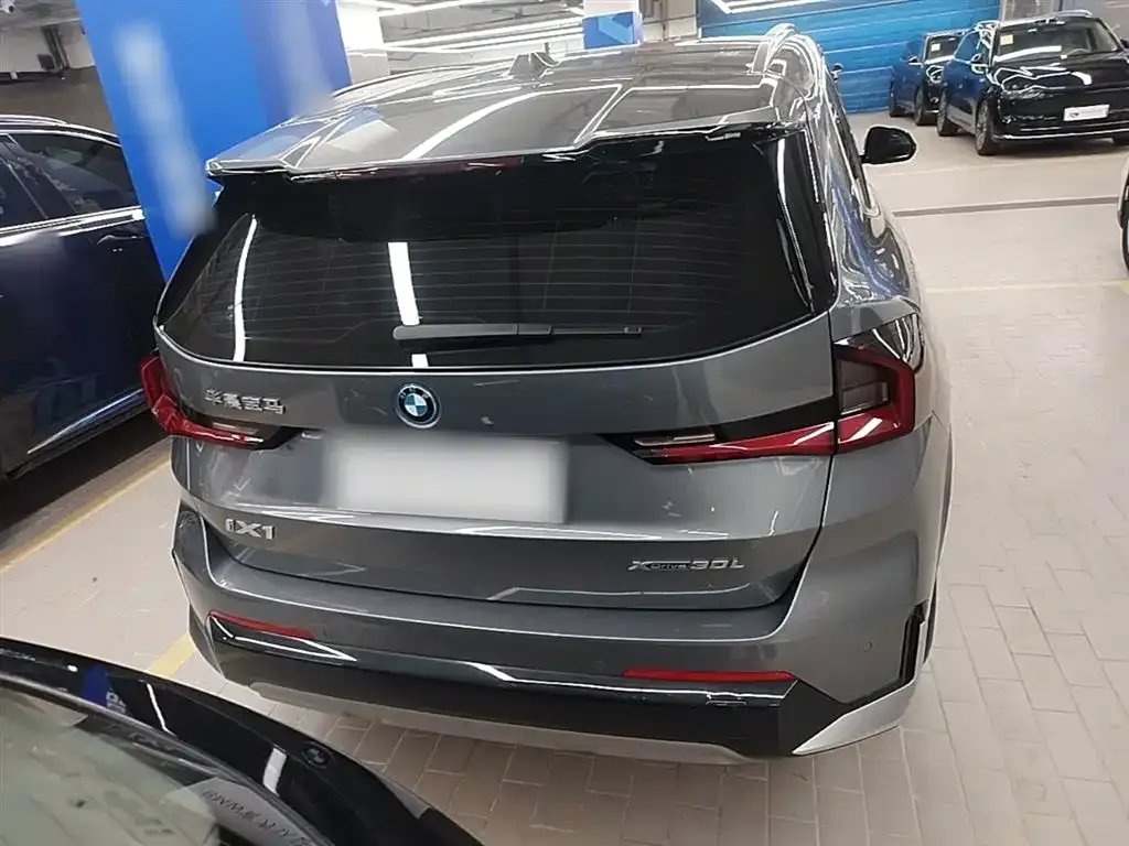 BMW iX1 2024 из CN, фото 4