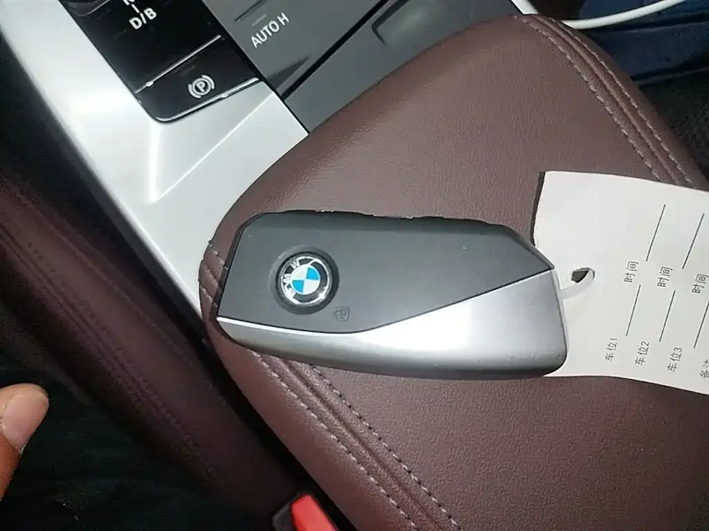 BMW iX1 2024 из CN, фото 3