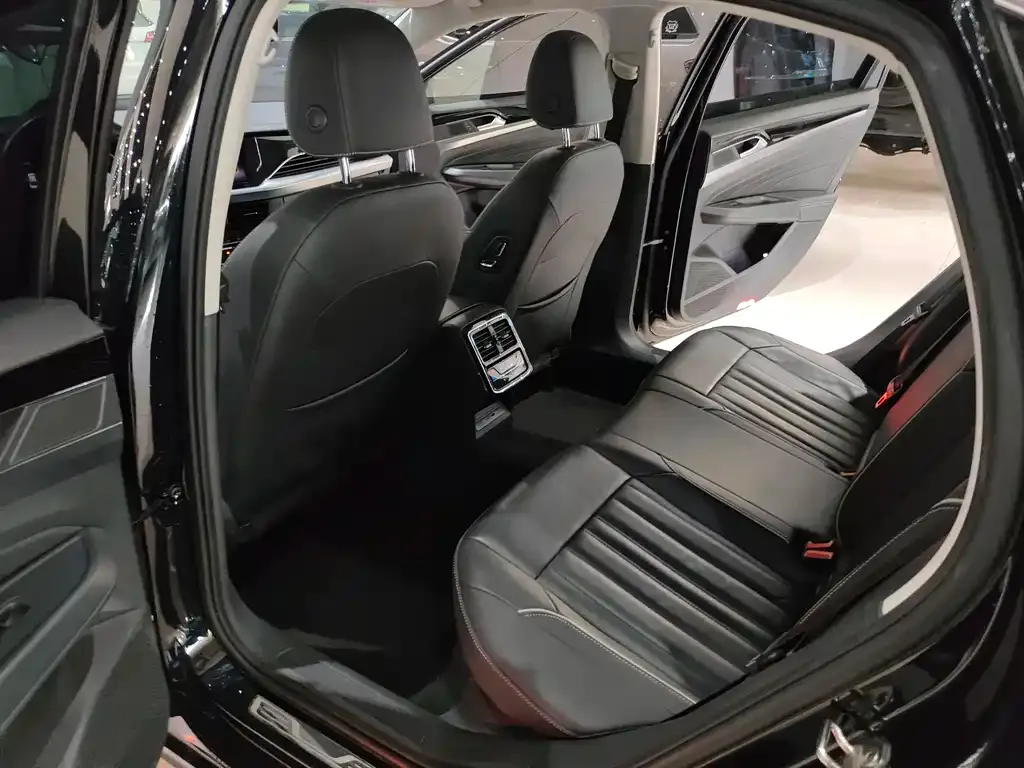 Volkswagen Passat — фото 4