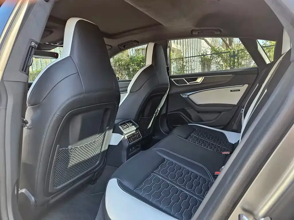 Audi RS 7 2023 из CN, фото 2