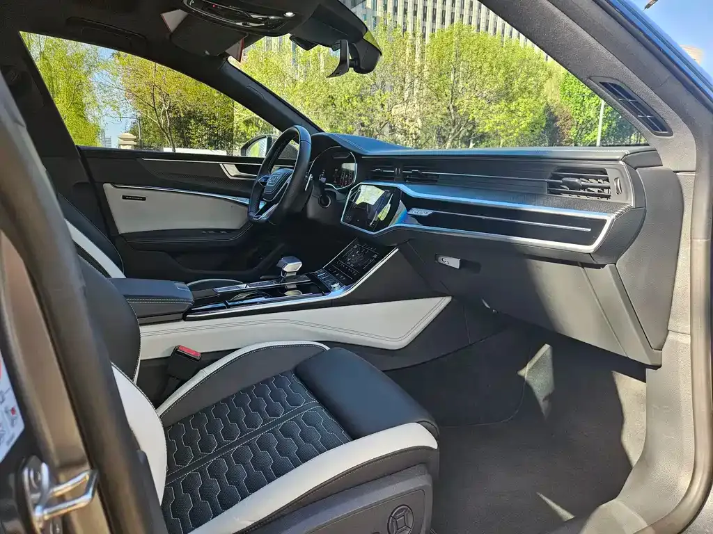 Audi RS 7 2023 из CN, фото 6