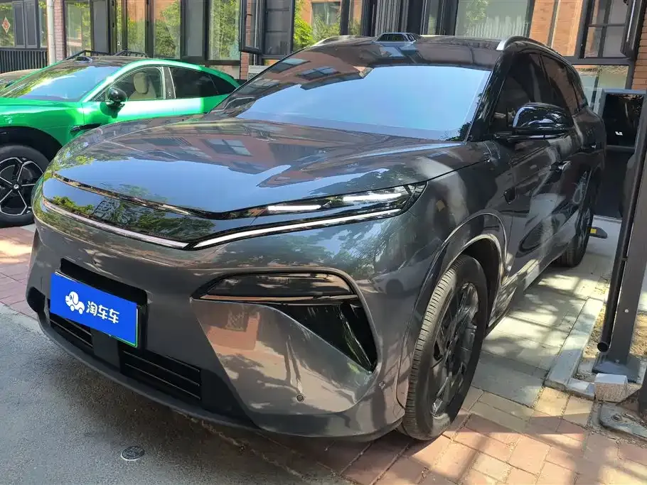 BYD Tang L