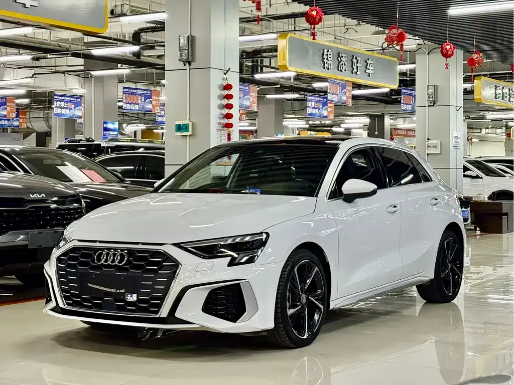 Audi A3 — фото 1