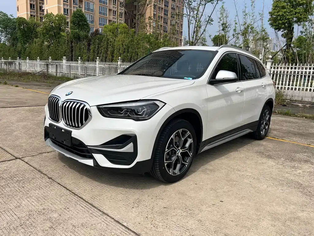 BMW X1 — фото 1