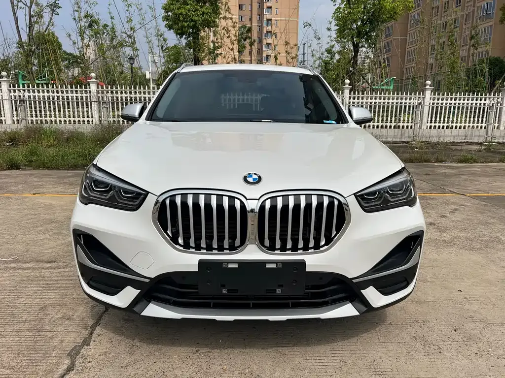 BMW X1 — фото 9