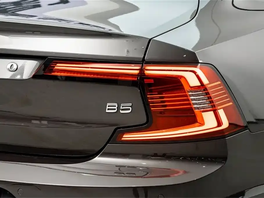 Volvo S90 — фото 9