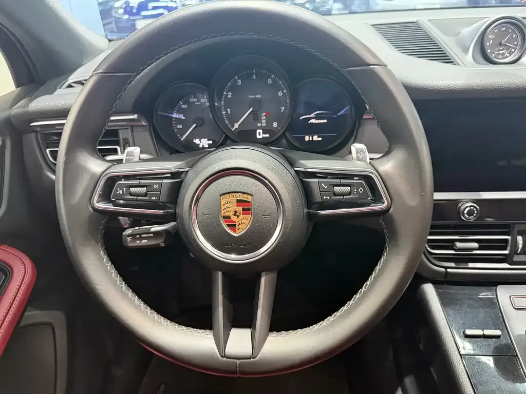 Porsche Macan — фото 6
