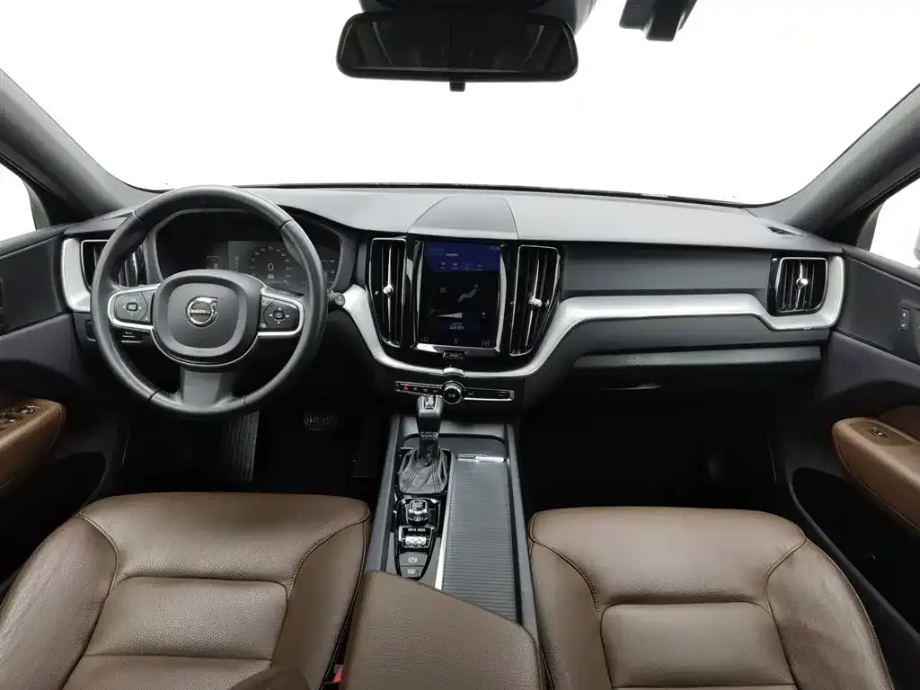Volvo XC60 — фото 7