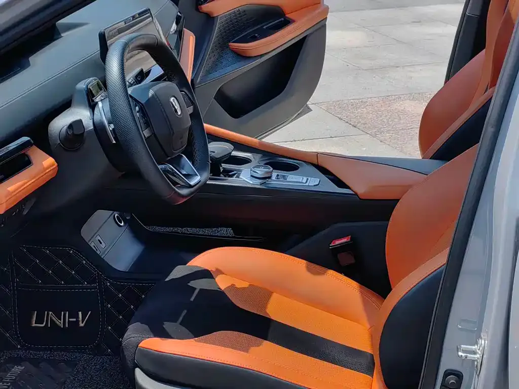 Changan UNI-V 2023 из CN, фото 8