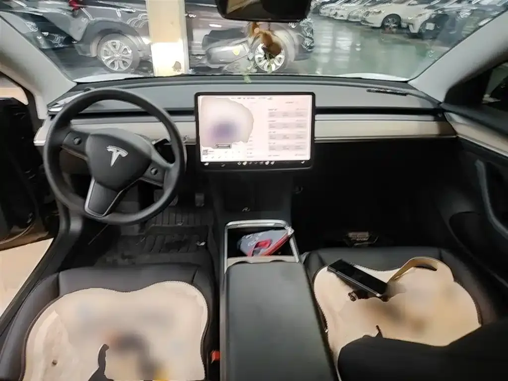 Tesla Model 3 — фото 2