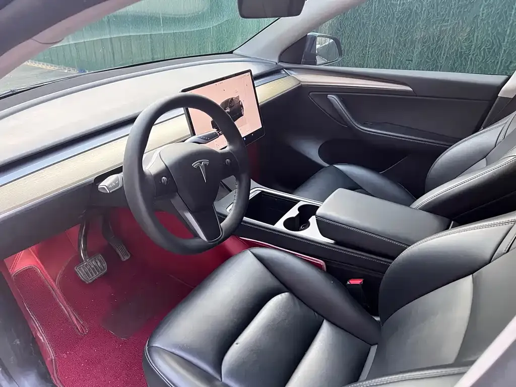 Tesla Model Y — фото 4