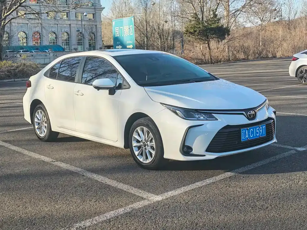 Toyota Corolla — фото 10