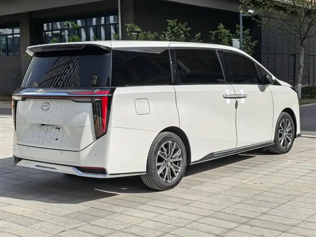 GAC Motor Trumpchi M8 — фото 10