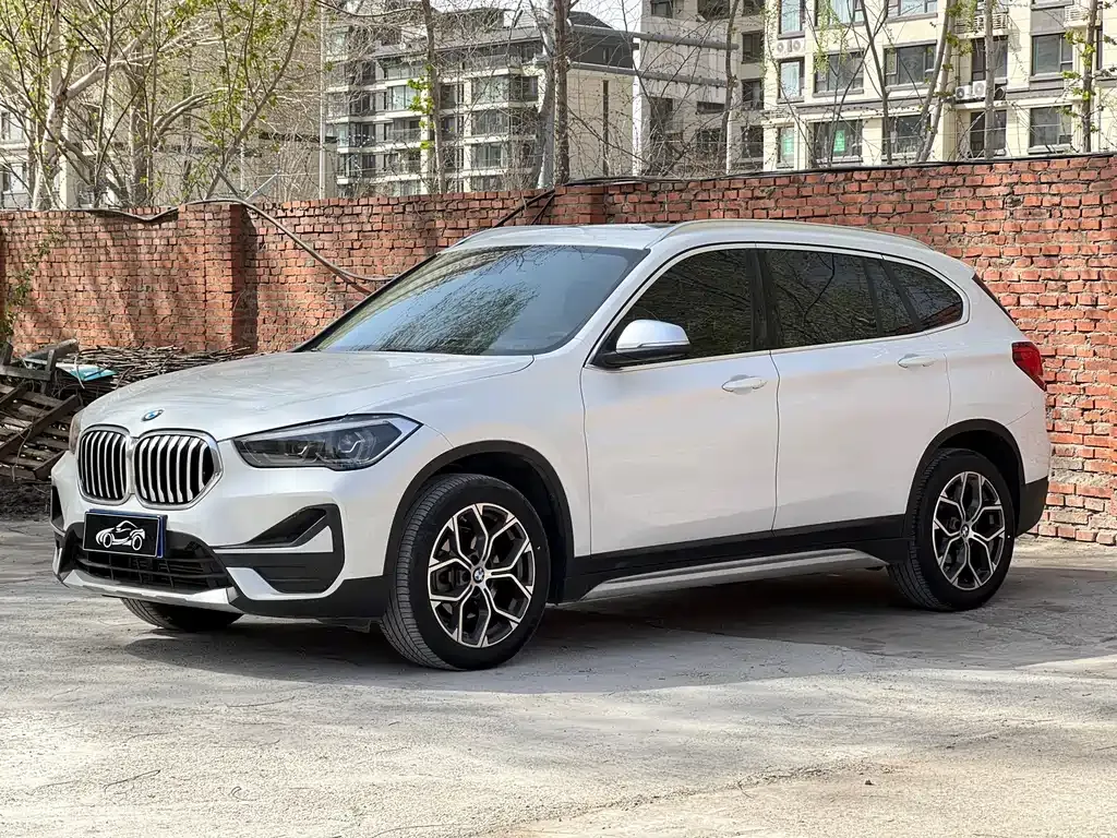 BMW X1 — фото 1