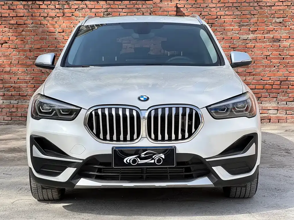BMW X1 — фото 5
