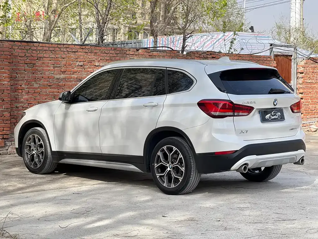 BMW X1 — фото 9