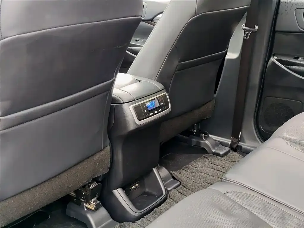 Toyota Highlander — фото 2